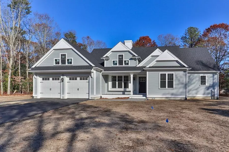 28 Yardarm Dr, Mashpee, MA 02649