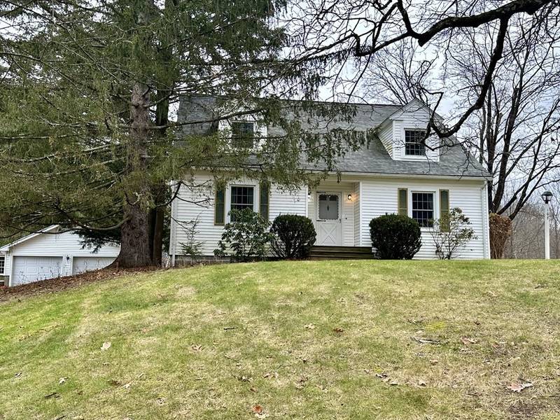 107 Woodbridge St, South Hadley, MA 01075