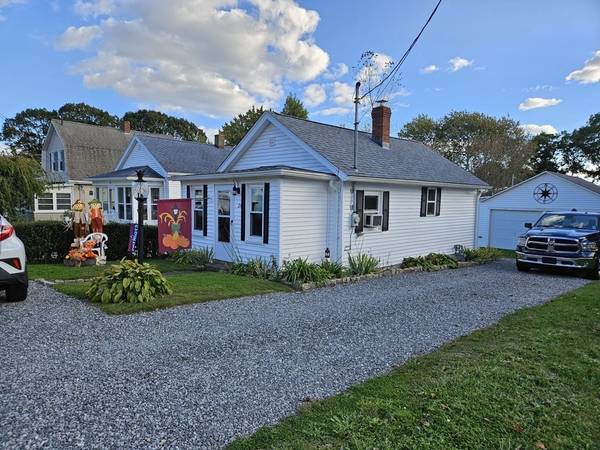 24 Harvard St, Fairhaven, MA 02719