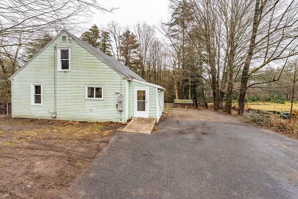 Greenfield, MA 01373,347-1/2 Country Club Road