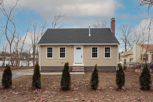 Holbrook, MA 02343,32-34 West Shore Road