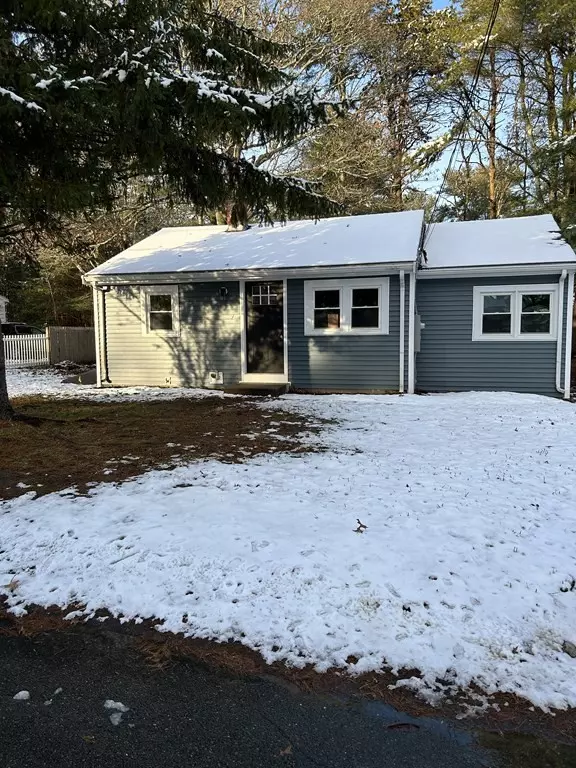 73 Martin St, Wareham, MA 02532