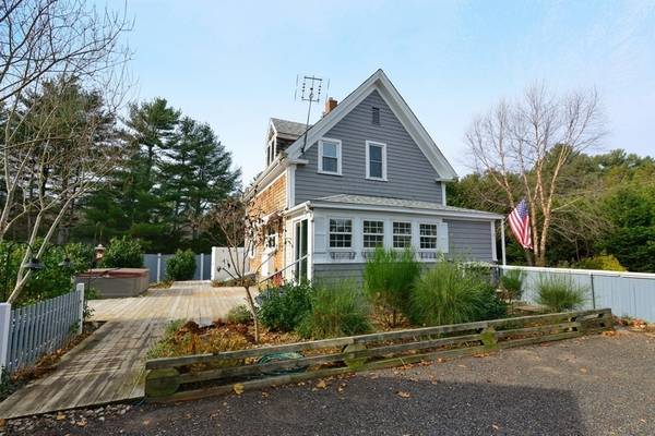 108 Marion Road, Rochester, MA 02770