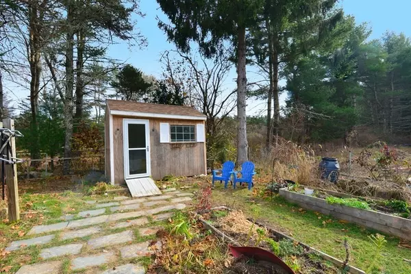 Rochester, MA 02770,108 Marion Road