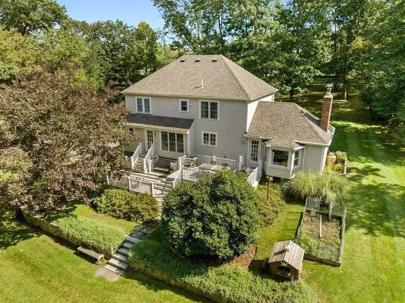 38 Turkey Hill Ln, Hingham, MA 02043