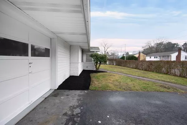 Randolph, MA 02368,21 Devine Rd