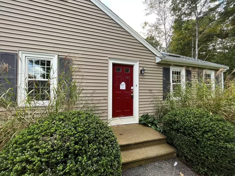 25 Reservoir Rd #D10, Pembroke, MA 02359