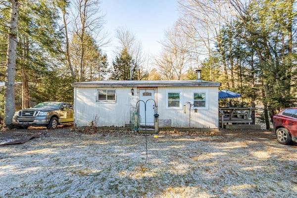 49 Lakeshore Dr, Ashburnham, MA 01430