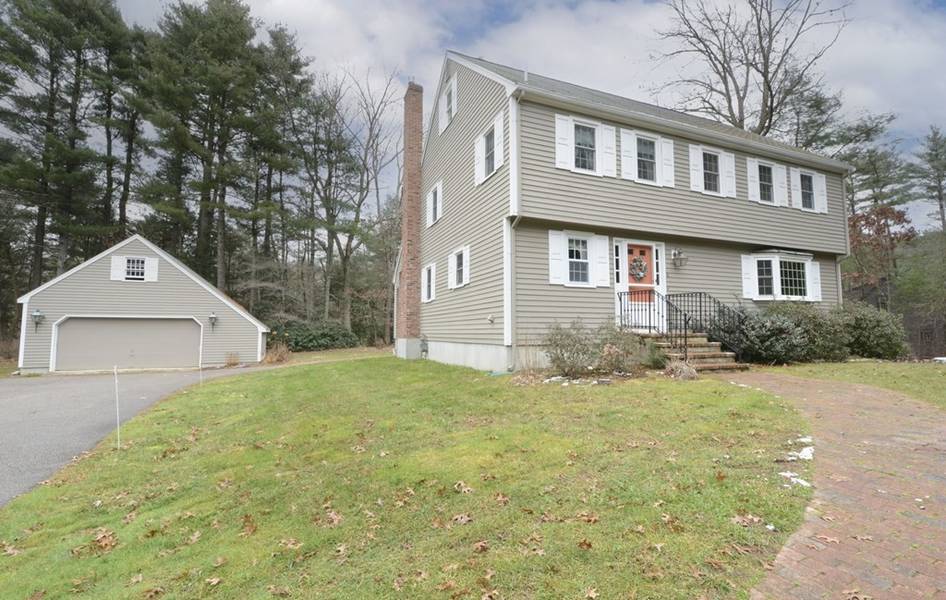 6 Fairway Ln, Foxboro, MA 02035