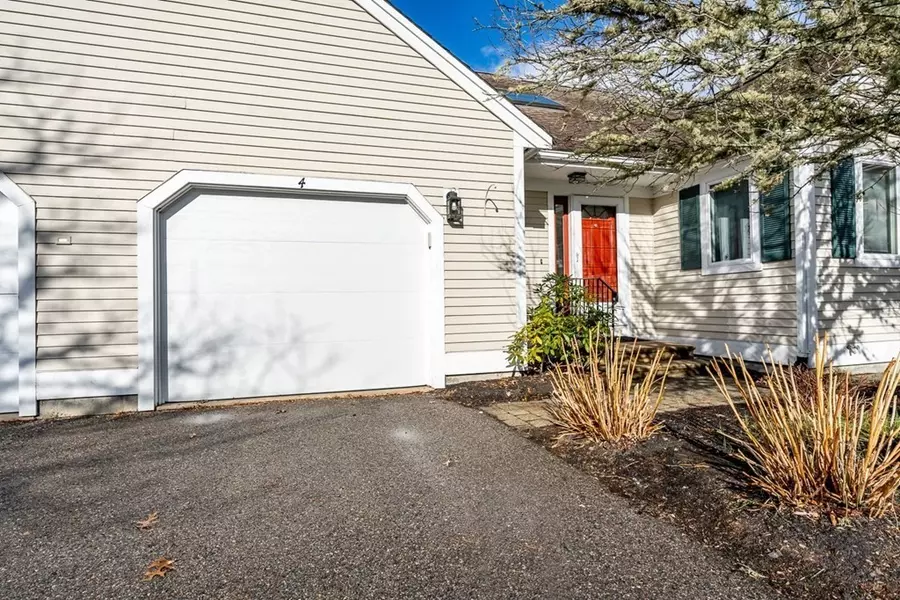 4 Sandview Terrace #4, Mashpee, MA 02649