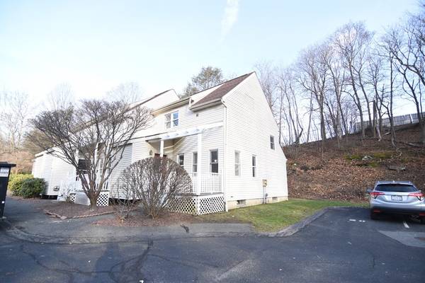 Greenfield, MA 01301,24 Cedar Glen #24