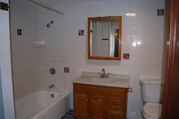 Watertown, MA 02472,404 Mount Auburn