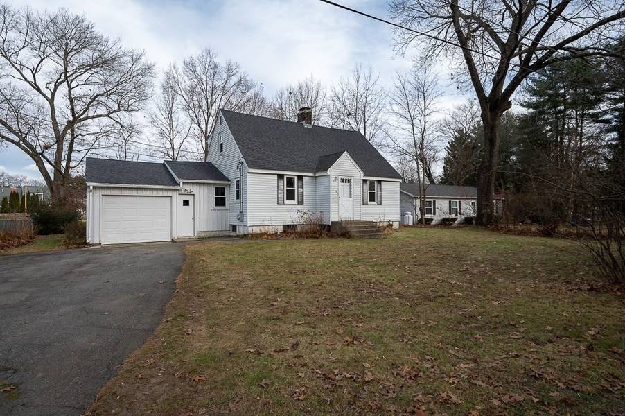 16 Overlook Avenue, Shrewsbury, MA 01545