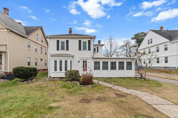 38 Oak St, Brockton, MA 02301