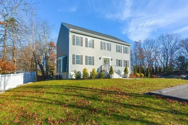 1 Cygnet Lane, Randolph, MA 02368