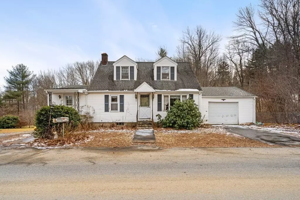 Leicester, MA 01542,17 Charlton St