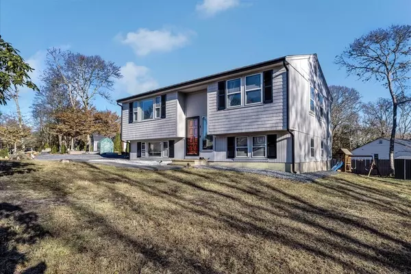 1 Black Watch Way, Mashpee, MA 02649