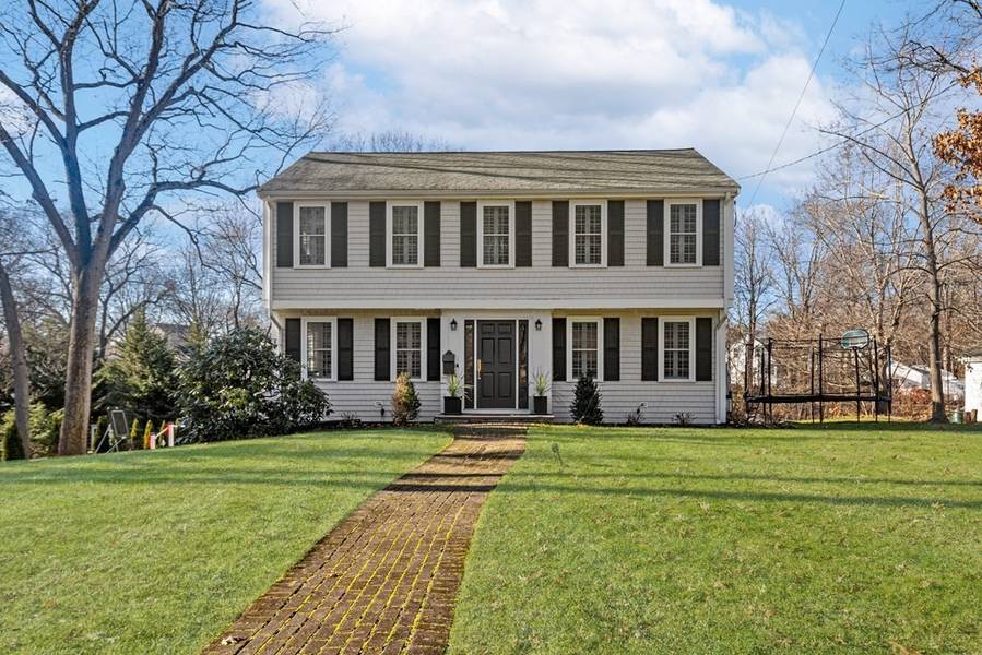 5 Stonegate Lane, Hingham, MA 02043