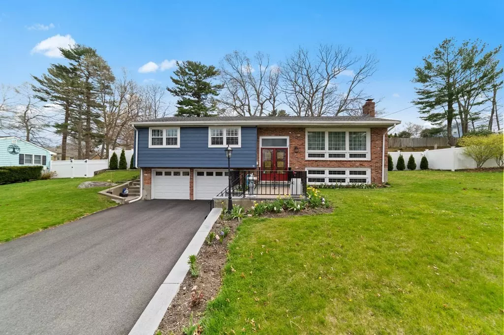 Randolph, MA 02368,10 Barry St