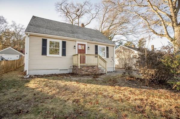 Lakeville, MA 02347,10 Jeanine St