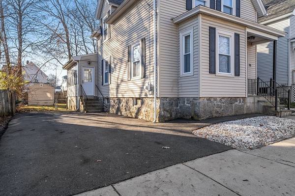 Lowell, MA 01851,70 D St