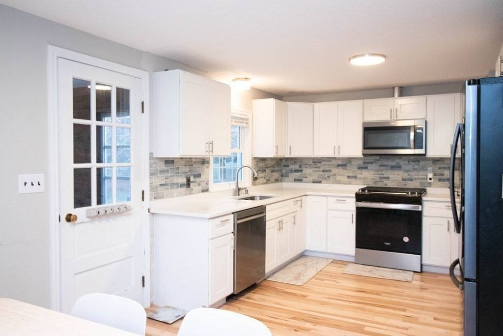 Tewksbury, MA 01876,44 Colonial Dr