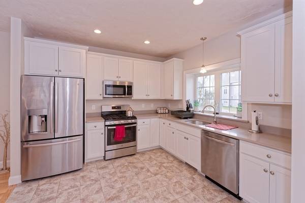 Millis, MA 02054,3 Kensington Place #3