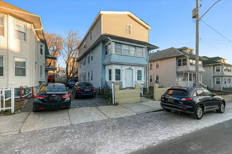 98-100 Sunset Ave, Lawrence, MA 01841