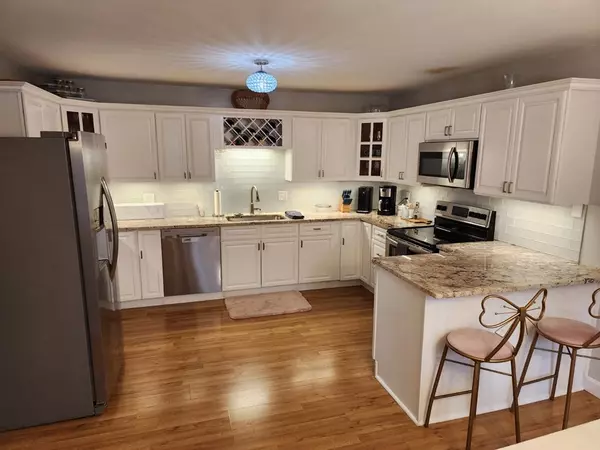 Uxbridge, MA 01569,89 E Hartford Ave #4B