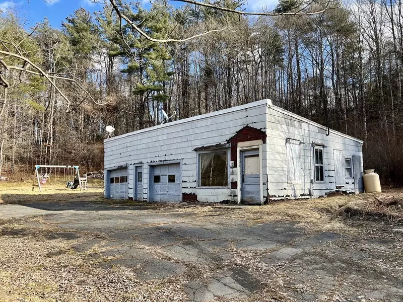 100 Main Road, Colrain, MA 01340