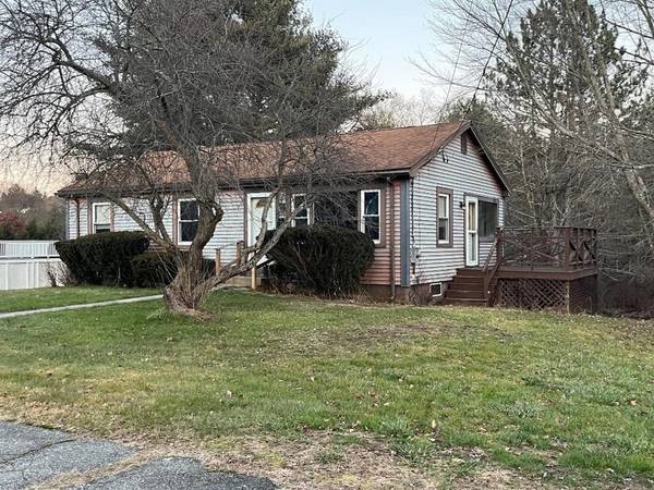 9 Old Farm Rd, Spencer, MA 01562