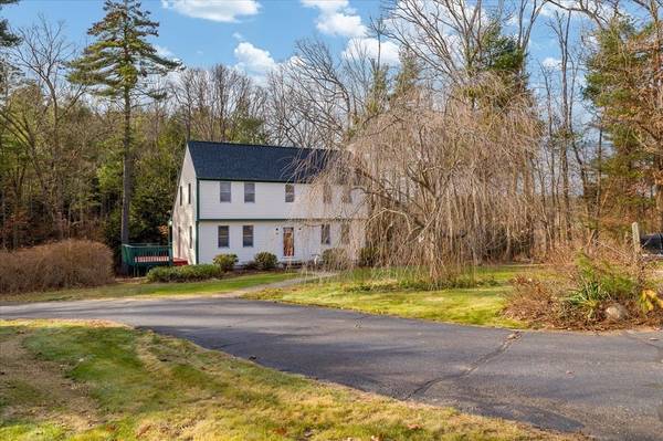 94 Canal Dr, Belchertown, MA 01007