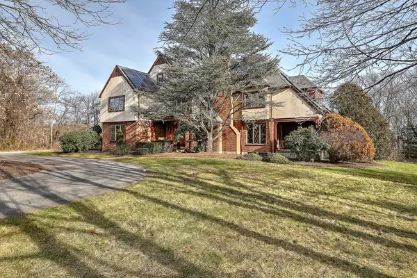 Cumberland, RI 02864,3037 Diamond Hill Rd