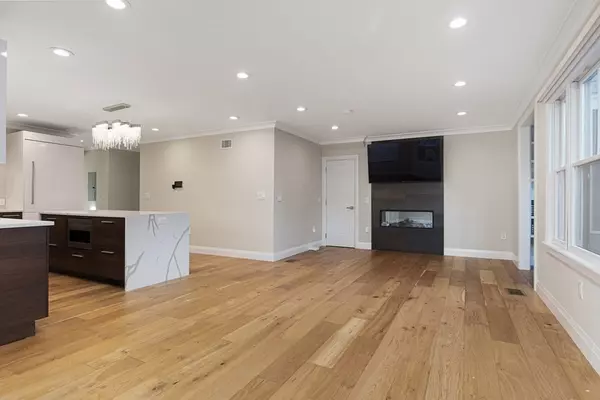 Brookline, MA 02446,23 Winslow Road #1