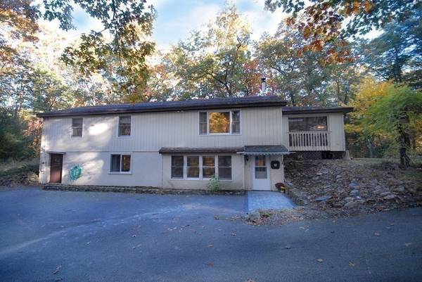 38 Blanchard Rd, Harvard, MA 01451