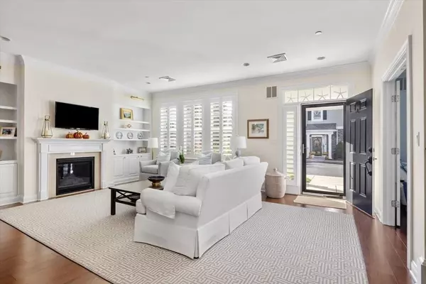 Hingham, MA 02043,133 Whitaker Lane #133