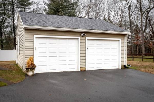 Westfield, MA 01085,38 Park Cir