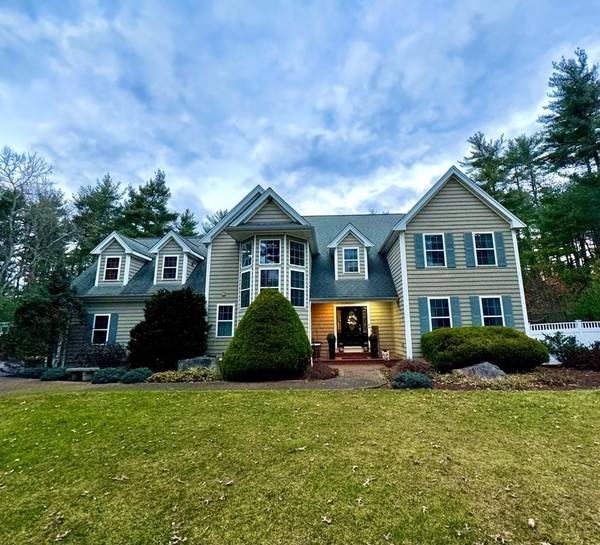 15 Higginson Ln, Rochester, MA 02770