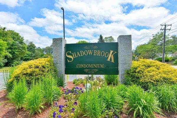 10 Shadowbrook Ln #68, Milford, MA 01757