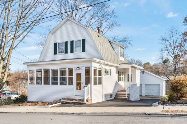 83 Aberdeen St, Lowell, MA 01850