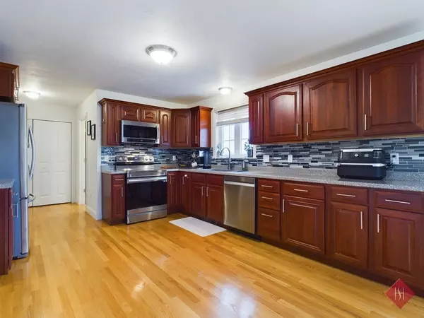 Halifax, MA 02338,68 Walnut Street