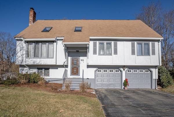 25 Sandy Ridge Rd, Stoughton, MA 02072