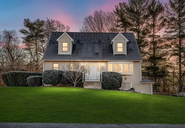 122 Ice House Rd, Taunton, MA 02780