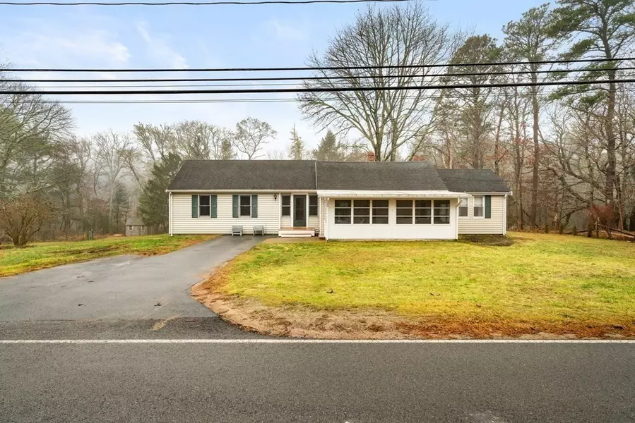 653 Walnut Plain Rd, Rochester, MA 02770