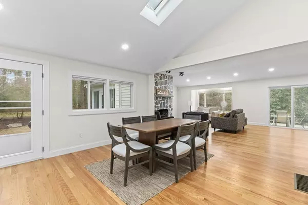 Duxbury, MA 02332,25 Kingstown Way