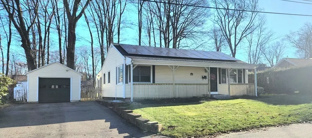 38 Waterman Rd, Auburn, MA 01501