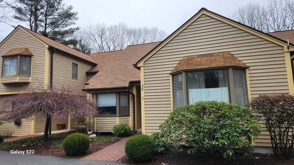 36 Bentwood Dr #36, Sturbridge, MA 01566