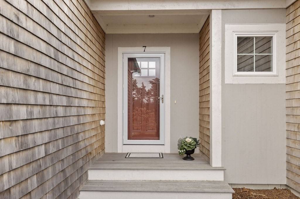 Plymouth, MA 02360,7 Water Lily Dr