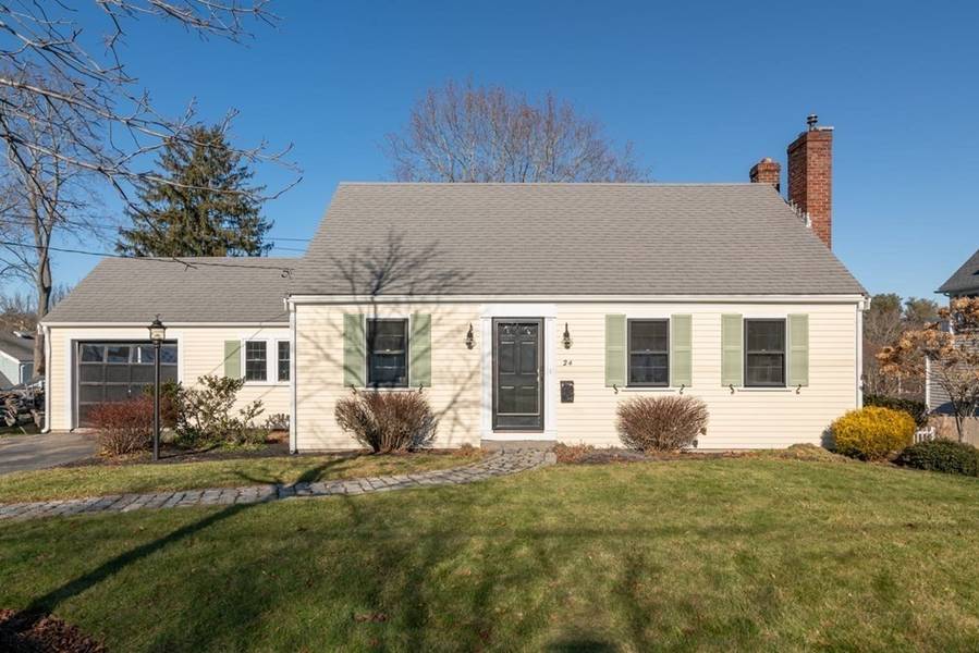 24 Fairview St, Hingham, MA 02043