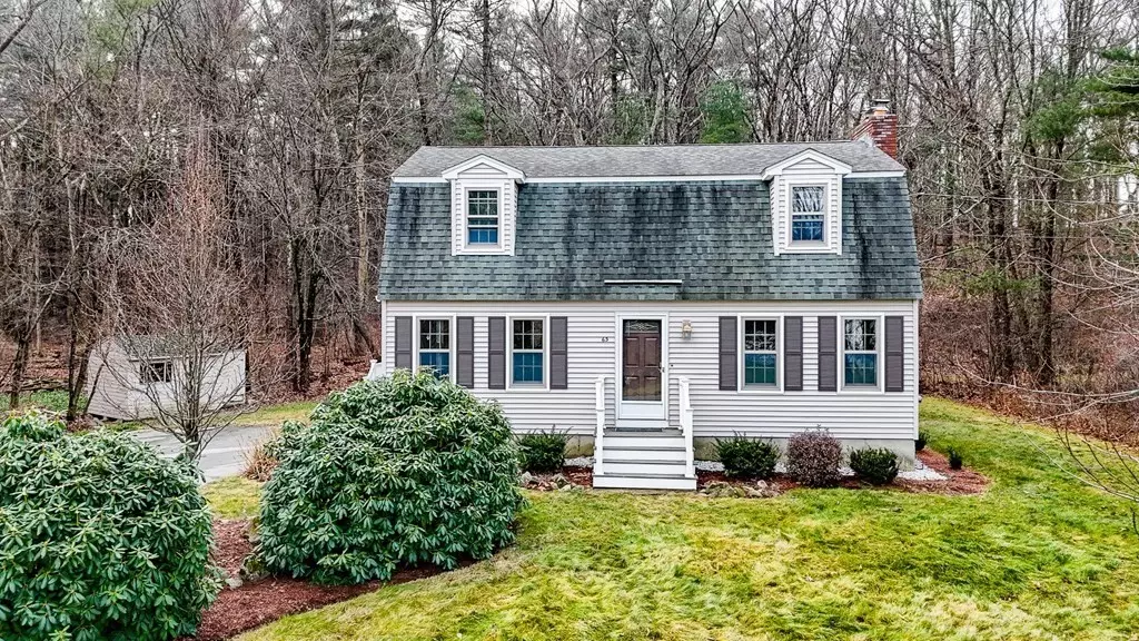 63 Cranberry Rd, Dracut, MA 01826